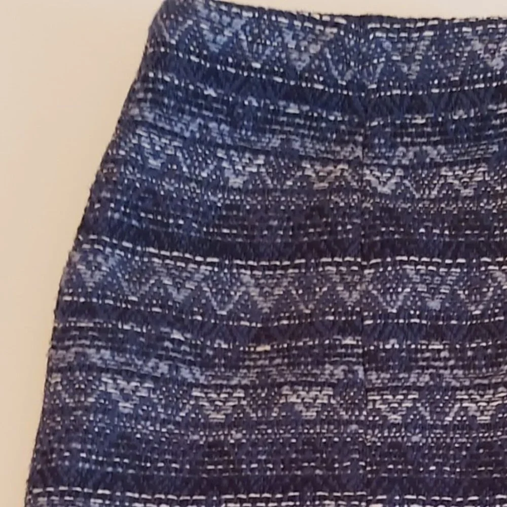 SKIRT MICHAEL KORS LABEL. DARK BLUE. WHITE FRINGE AT HEM. NEW/NO TAGS.  SIZE 6 - Picture 3 of 7